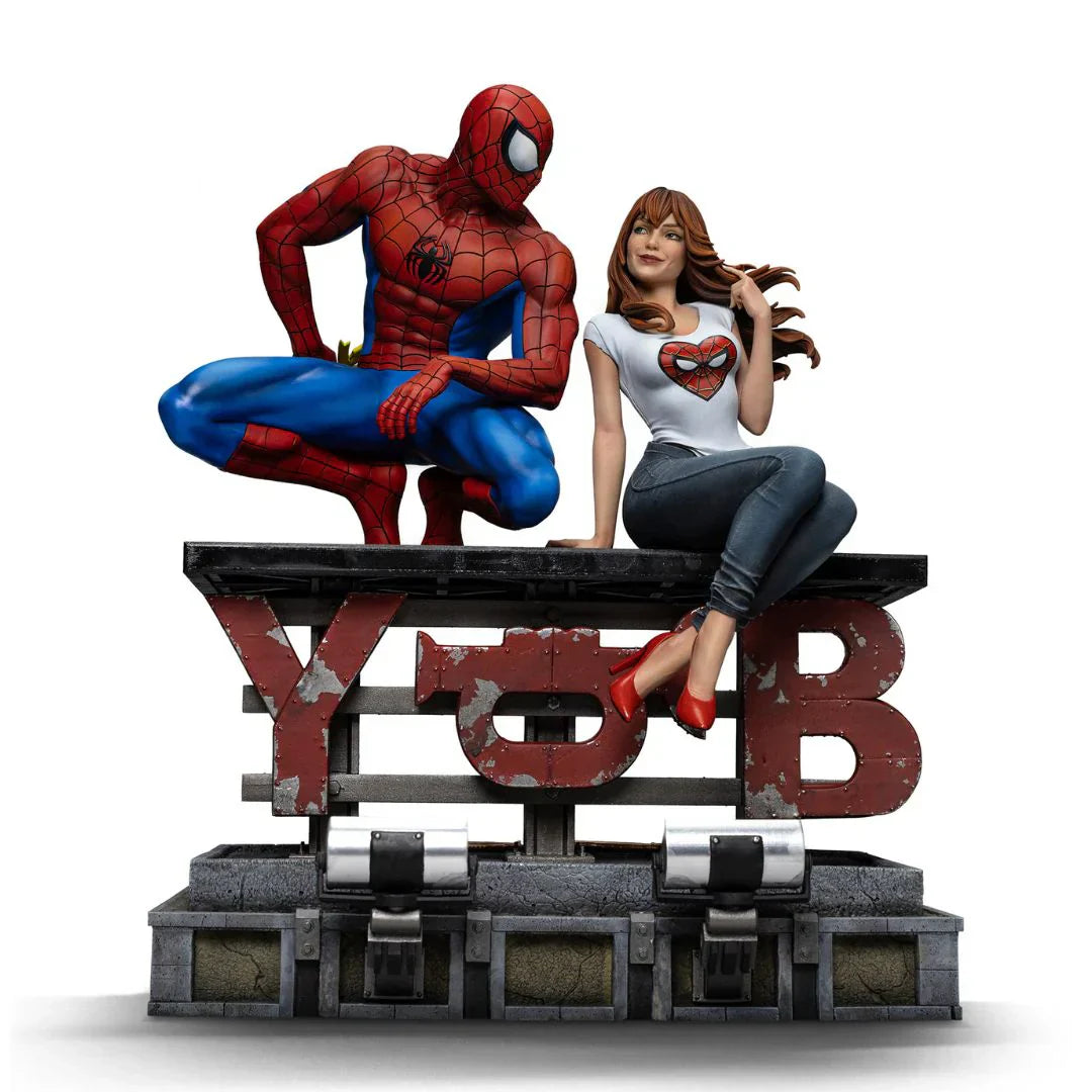 Spider-Man: The Animated Series Spider-Man And Mary Jane Deluxe Art Statue By Iron Studios