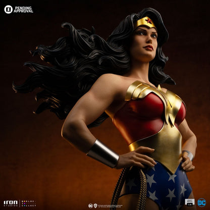 Wonder Woman DC Trinity Legacy Replica 1/4 Statue By Iron Studios