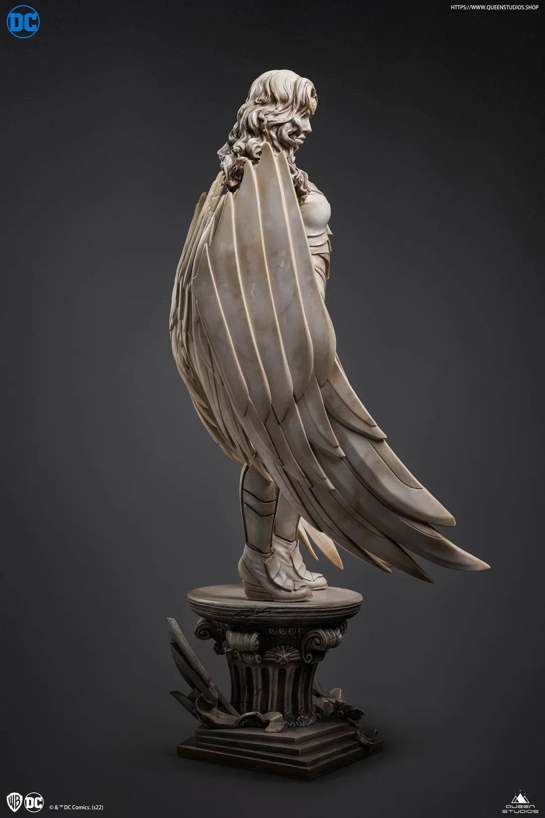 Queen Studios Wonder Woman (Museum Line) 1/4 Scale Statue