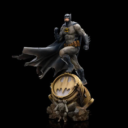 CCXP 23 Exclusive DC Comics Batman Deluxe 1/10th Scale Statue By Iron Studios