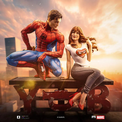 Spider-Man: The Animated Series Spider-Man And Mary Jane Deluxe Art Statue By Iron Studios