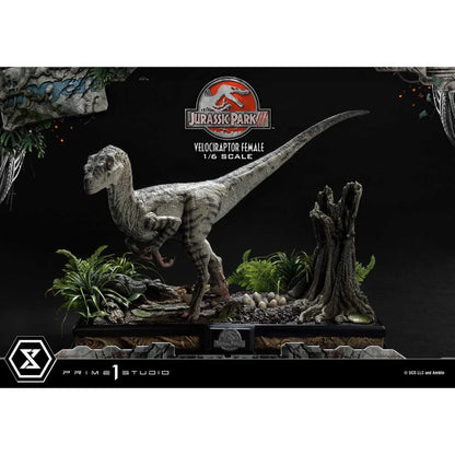 Prime 1 Studio Jurassic Park III (Film) Velociraptor Female Bonus Version Statue