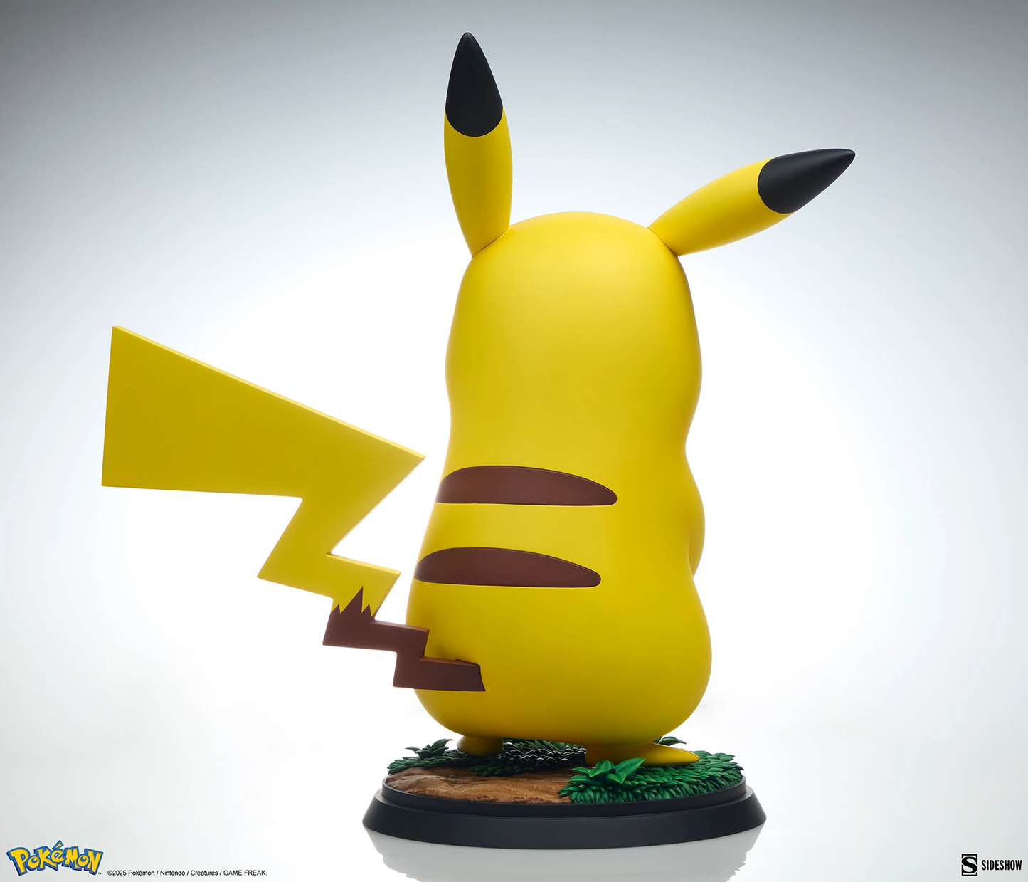 Pikachu by Sideshow Collectibles