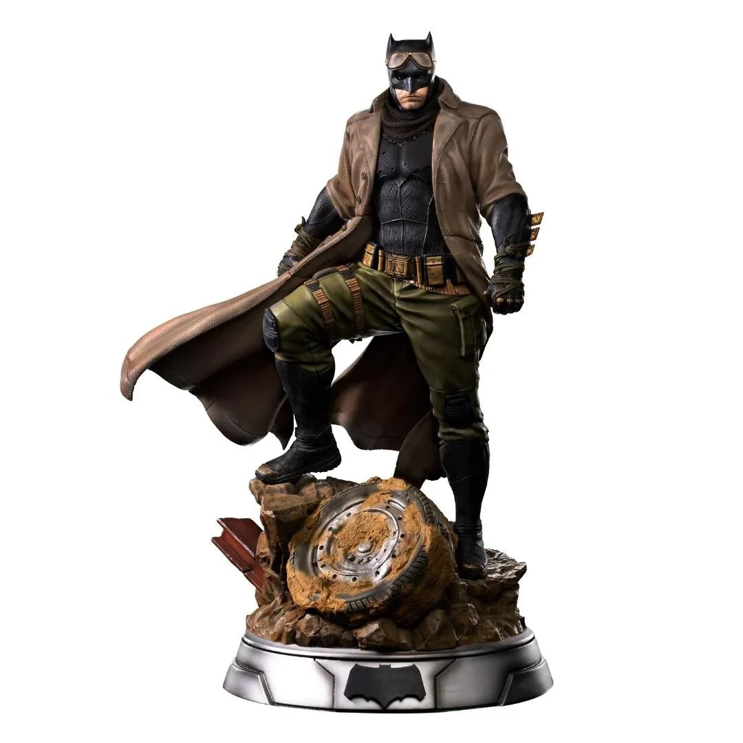 Zack Snyder's Justice League Nightmare Batman 1/4 th Scale Statue By Iron Studios
