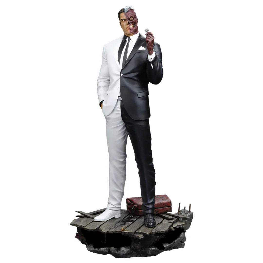 TWO-FACE Collector Sixth Scale Statue By Tweeterhead