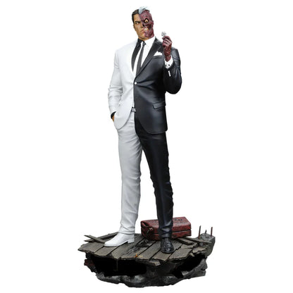 TWO-FACE Collector Sixth Scale Statue By Tweeterhead