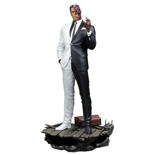 TWO-FACE Collector Sixth Scale Statue By Tweeterhead