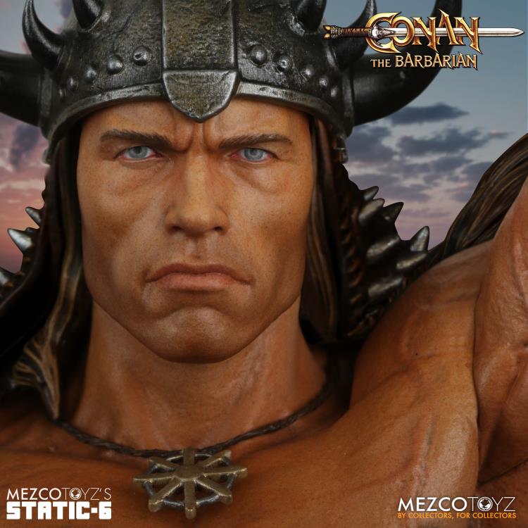Mezco Conan The Barbarian and Valeria Statue