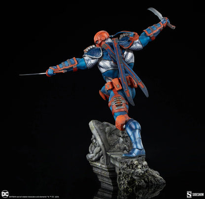 DEATHSTROKE Premium Format Figure by Sideshow Collectibles