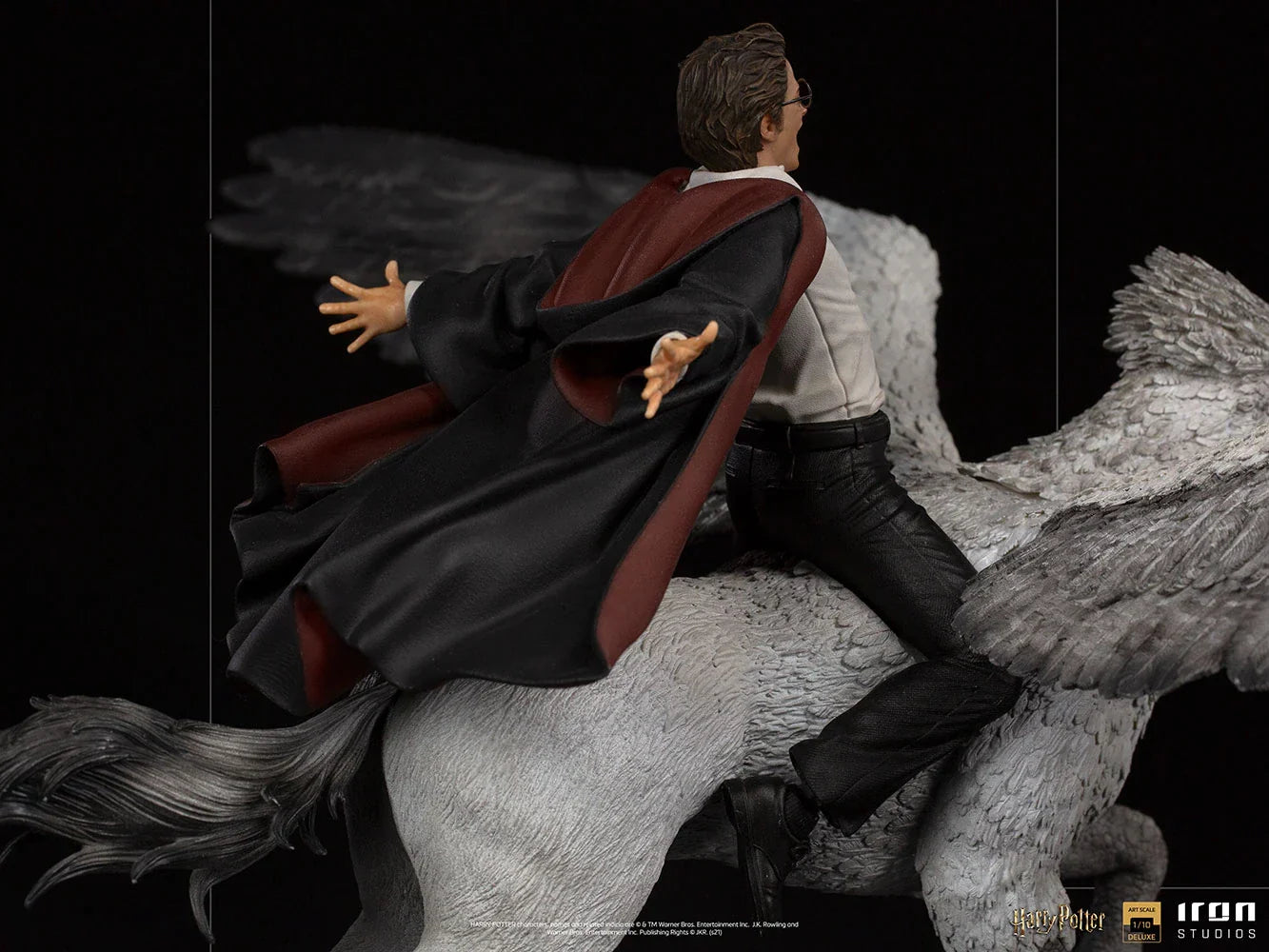 Harry Potter & Buckbeak  By Iron Studios